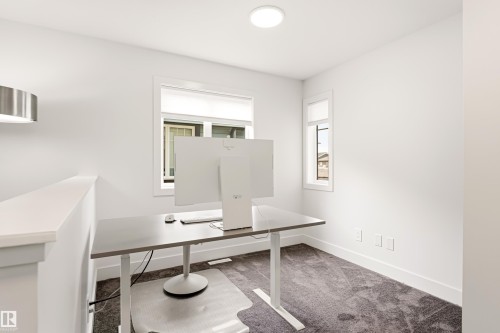 1323 Erker Crescent Nw, Edmonton, AB - Indoor Photo Showing Office