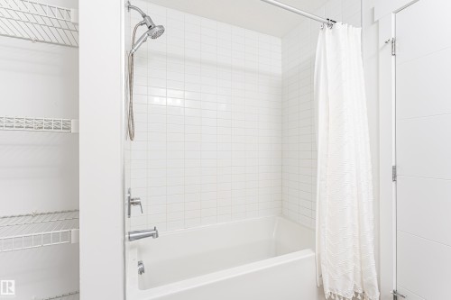 1323 Erker Crescent Nw, Edmonton, AB - Indoor Photo Showing Bathroom