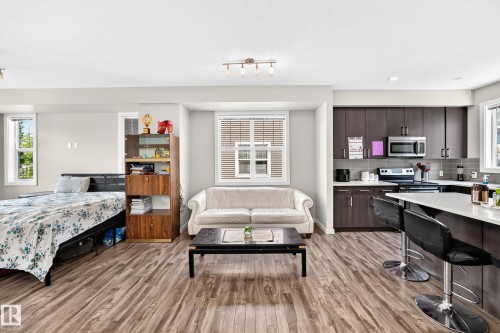 Bedroom - #10 2803 James Mowatt Trail Sw, Edmonton, AB - Indoor