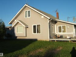 5135 53 Avenue  Mundare, AB T0B 3H0