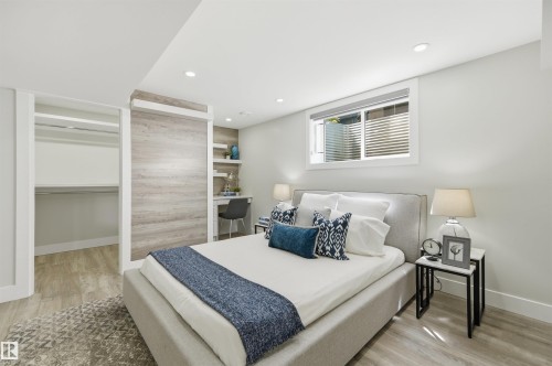 439 Rooney Crescent Nw, Edmonton, AB - Indoor Photo Showing Bedroom