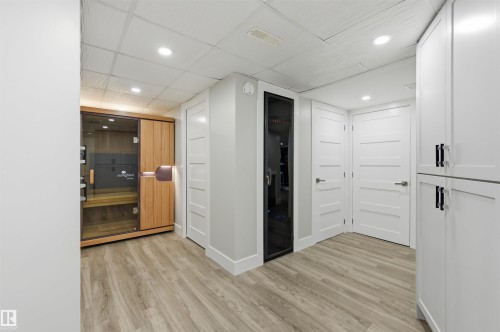 439 Rooney Crescent Nw, Edmonton, AB - Indoor Photo Showing Other Room