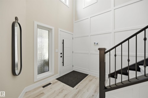 439 Rooney Crescent Nw, Edmonton, AB - Indoor Photo Showing Other Room