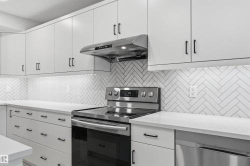 11146 78 Avenue Nw, Edmonton, AB - Indoor Photo Showing Kitchen