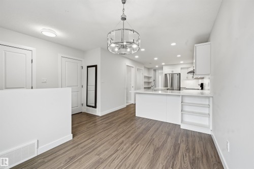 11146 78 Avenue Nw, Edmonton, AB - Indoor Photo Showing Kitchen