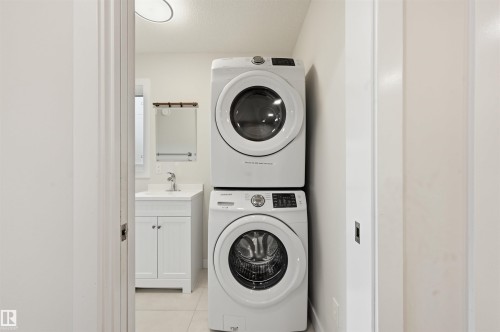 11146 78 Avenue Nw, Edmonton, AB - Indoor Photo Showing Laundry Room