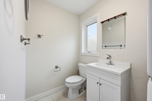 11146 78 Avenue Nw, Edmonton, AB - Indoor Photo Showing Bathroom