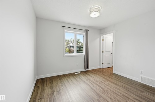 11146 78 Avenue Nw, Edmonton, AB - Indoor Photo Showing Other Room