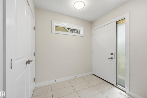 11146 78 Avenue Nw, Edmonton, AB - Indoor Photo Showing Other Room