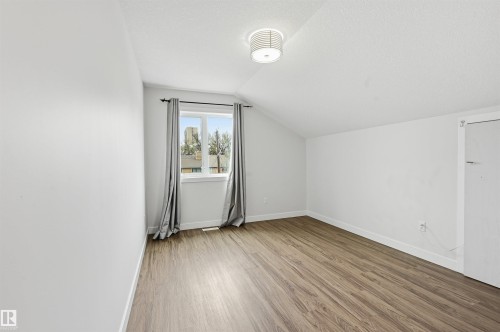 11146 78 Avenue Nw, Edmonton, AB - Indoor Photo Showing Other Room
