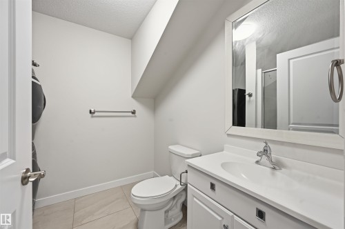 11146 78 Avenue Nw, Edmonton, AB - Indoor Photo Showing Bathroom