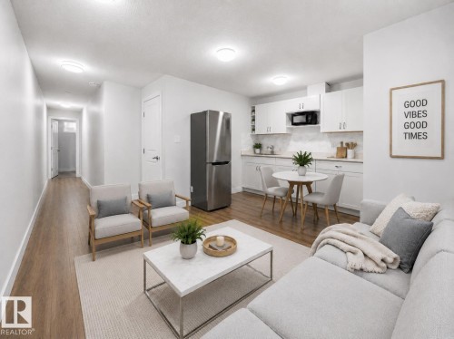 (virtually staged) - 11146 78 Avenue Nw, Edmonton, AB - Indoor Photo Showing Living Room