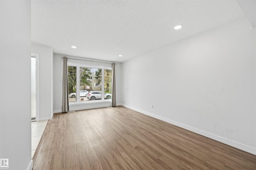 11146 78 Avenue Nw, Edmonton, AB - Indoor Photo Showing Other Room