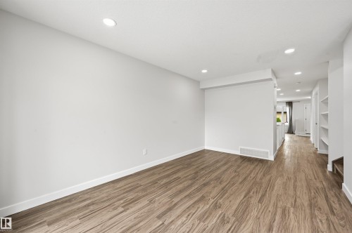 11146 78 Avenue Nw, Edmonton, AB - Indoor Photo Showing Other Room