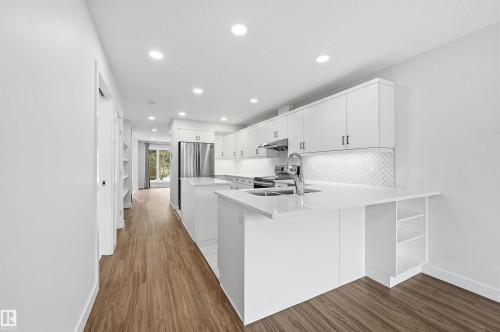 11146 78 Avenue Nw, Edmonton, AB - Indoor Photo Showing Kitchen With Double Sink