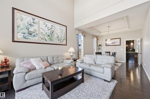 831 Hollands Landing Nw, Edmonton, AB - Indoor Photo Showing Living Room