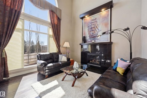 831 Hollands Landing Nw, Edmonton, AB - Indoor Photo Showing Living Room