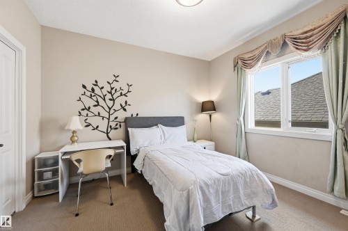 831 Hollands Landing Nw, Edmonton, AB - Indoor Photo Showing Bedroom