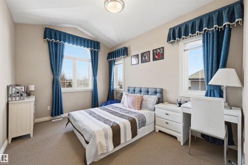 831 Hollands Landing Nw, Edmonton, AB - Indoor Photo Showing Bedroom