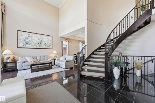 831 Hollands Landing Nw, Edmonton, AB - Indoor Photo Showing Other Room