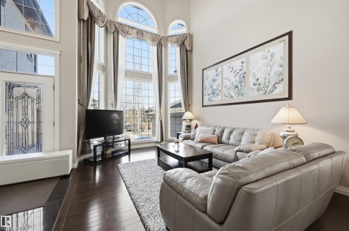 831 Hollands Landing Nw, Edmonton, AB - Indoor Photo Showing Living Room