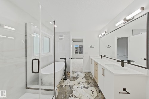 8916 Mayday Way Sw, Edmonton, AB - Indoor Photo Showing Bathroom