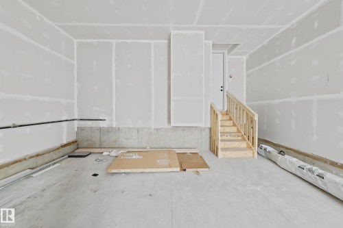 8916 Mayday Way Sw, Edmonton, AB - Indoor Photo Showing Other Room