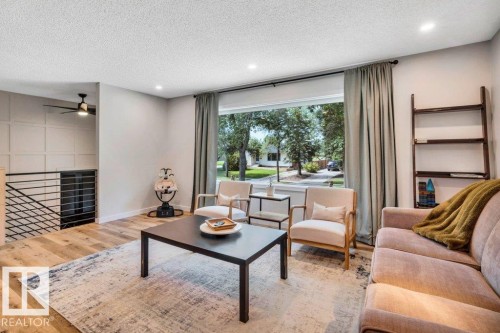166 Larose Drive, St. Albert, AB - Indoor Photo Showing Living Room