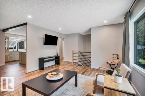 166 Larose Drive, St. Albert, AB - Indoor Photo Showing Living Room