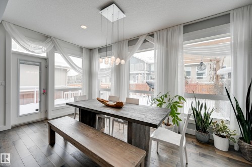 1311 Hainstock Way Sw, Edmonton, AB - Indoor
