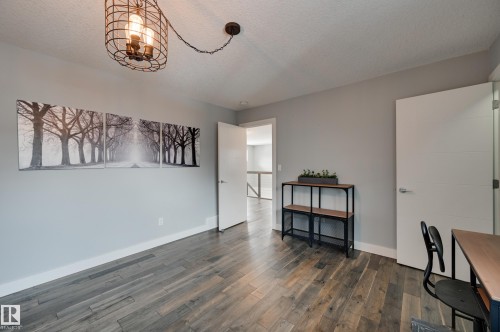 1311 Hainstock Way Sw, Edmonton, AB - Indoor