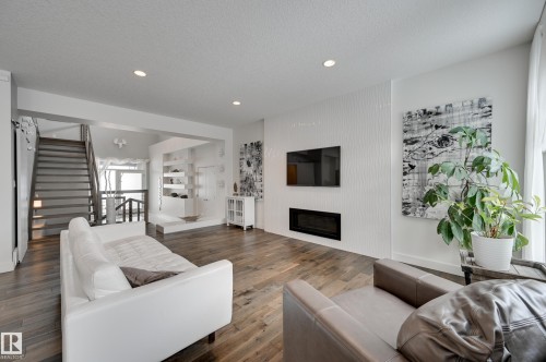 1311 Hainstock Way Sw, Edmonton, AB - Indoor Photo Showing Living Room