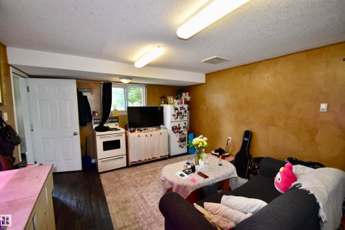 4629 47 Avenue, St. Paul Town, AB - Indoor