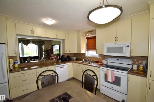 4629 47 Avenue, St. Paul Town, AB - Indoor Photo Showing Kitchen With Double Sink