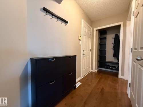 Corridor - 1820 Robertson Crescent Sw, Edmonton, AB - Indoor Photo Showing Other Room