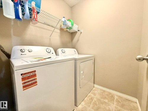 Laundry room - 1820 Robertson Crescent Sw, Edmonton, AB - Indoor Photo Showing Laundry Room