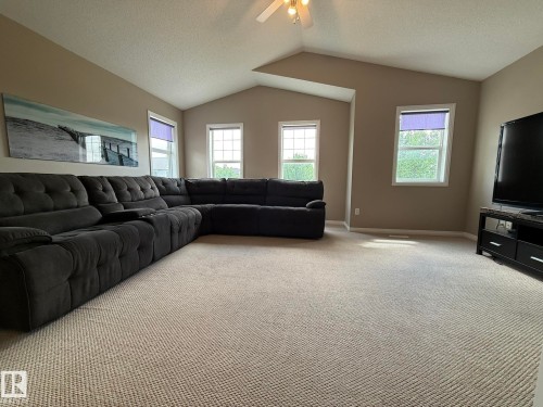 1820 Robertson Crescent Sw, Edmonton, AB - Indoor Photo Showing Living Room