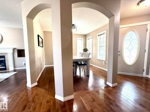 1820 Robertson Crescent Sw, Edmonton, AB - Indoor With Fireplace