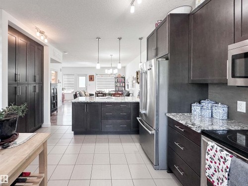 #11 150 Everitt Dr, St. Albert, AB - Indoor Photo Showing Kitchen With Upgraded Kitchen