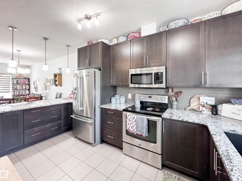 #11 150 Everitt Dr, St. Albert, AB - Indoor Photo Showing Kitchen With Double Sink With Upgraded Kitchen