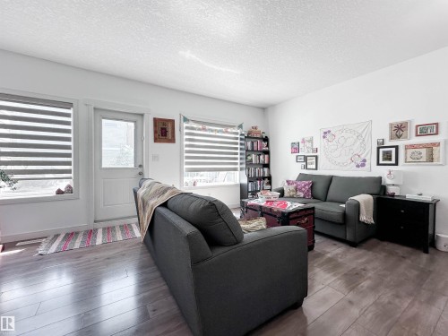 #11 150 Everitt Dr, St. Albert, AB - Indoor Photo Showing Living Room