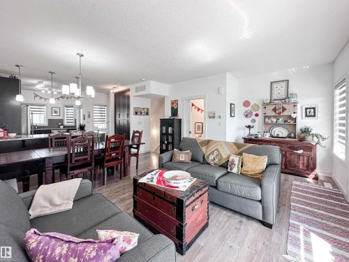 #11 150 Everitt Dr, St. Albert, AB - Indoor Photo Showing Living Room