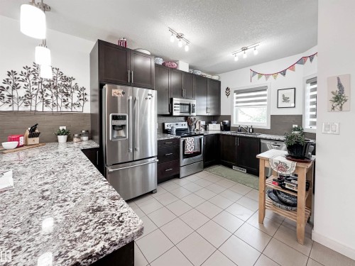 #11 150 Everitt Dr, St. Albert, AB - Indoor Photo Showing Kitchen