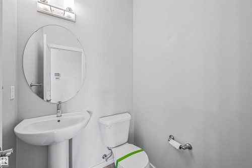 #72 1010 Rabbit Hill Rd Sw, Edmonton, AB - Indoor Photo Showing Bathroom