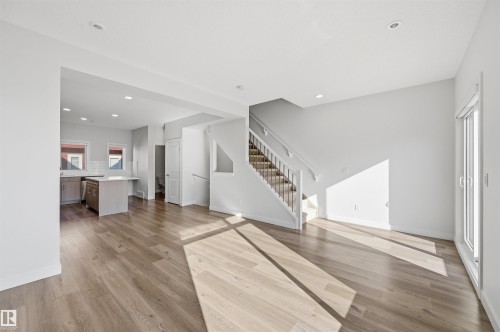 #85 1010 Rabbit Hill Rd Sw, Edmonton, AB - Indoor