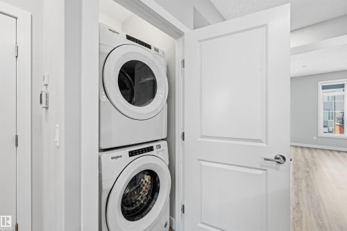 #80 1010 Rabbit Hill Rd Sw, Edmonton, AB - Indoor Photo Showing Laundry Room