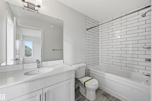 #77 1010 Rabbit Hill Rd Sw, Edmonton, AB - Indoor Photo Showing Bathroom