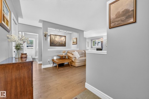6716 101A Avenue Nw, Edmonton, AB - Indoor