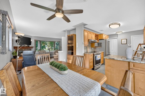 6716 101A Avenue Nw, Edmonton, AB - Indoor Photo Showing Other Room