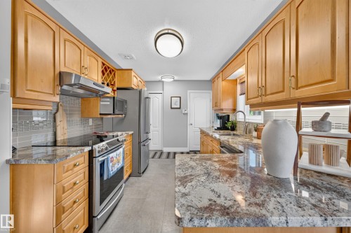6716 101A Avenue Nw, Edmonton, AB - Indoor Photo Showing Kitchen
